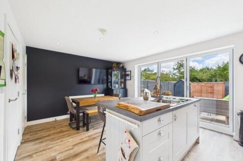 Kitchen/Dining Area