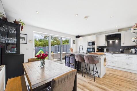 Kitchen/Dining Area