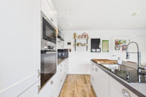 Kitchen/Dining Area
