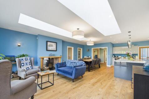 Open Plan Kitchen/Dining/Lounge Area