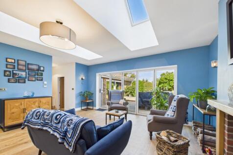Open Plan Kitchen/Dining/Lounge Area