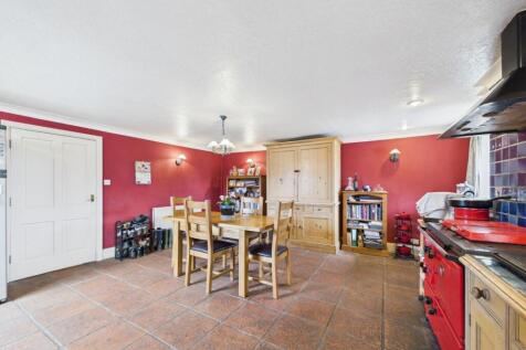 Kitchen/Dining Area