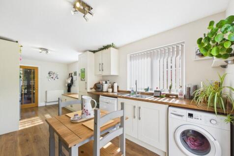 Kitchen/Dining Area