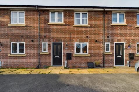 3 Bedroom Mid Terrace House - For Sale