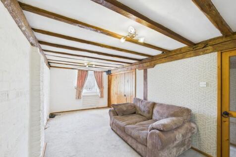 Lounge/Dining Area