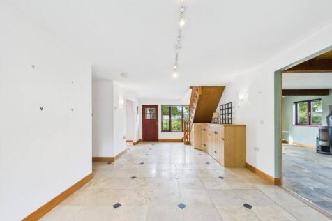 Entrance/Snug