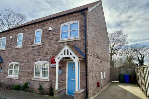 3 Bedroom House - semi-detached for Sale