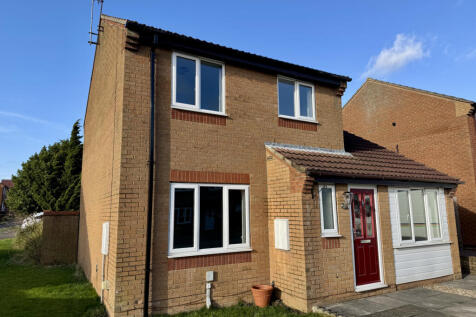 3 Bedroom House - detached for Sale