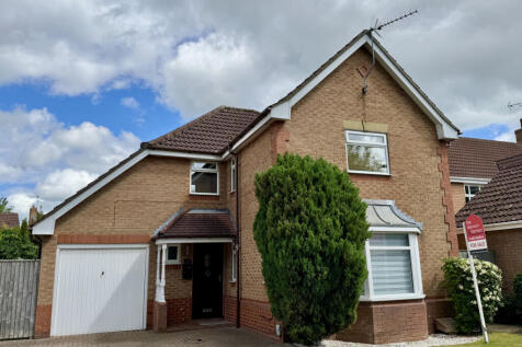 4 Bedroom House - detached for Sale