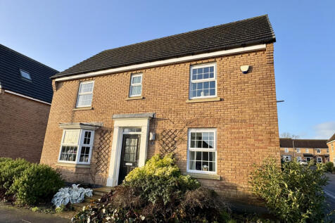 4 Bedroom House - detached for Sale