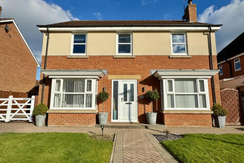 4 Bedroom House - detached for Sale