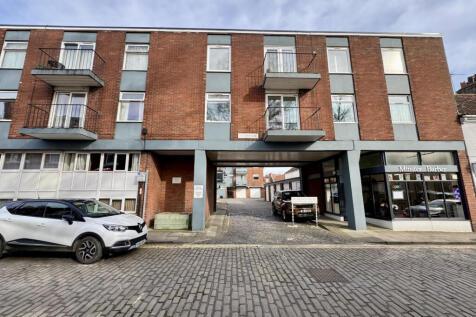 1 Bedroom Flat - purpose built for Sale