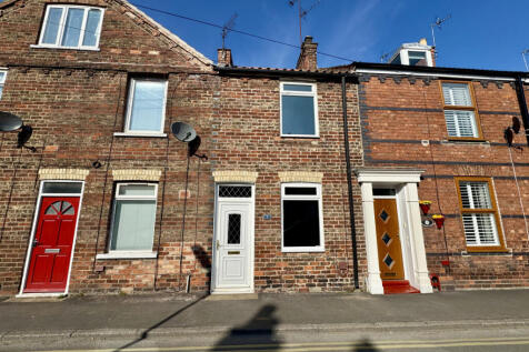 2 Bedroom House - mid terrace for Sale