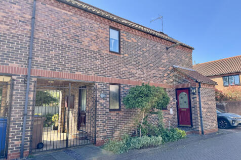 2 Bedroom House - semi-detached for Sale