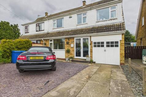 4 Bedroom House - semi-detached for Sale