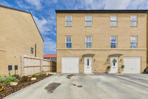 4 Bedroom House - semi-detached for Sale