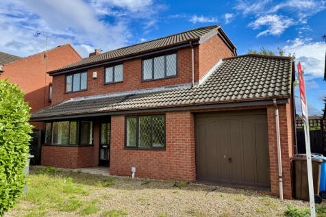 4 Bedroom Detached House -  For Sale