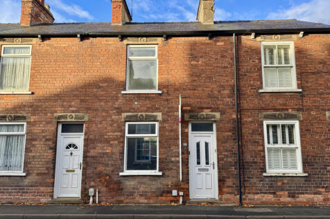 3 Bedroom Mid-Terrace House - For Sale