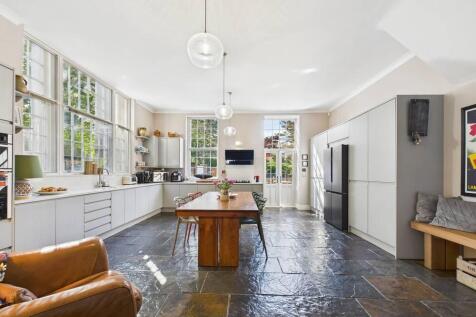 4 Bedroom Stable Conversion - For Sale