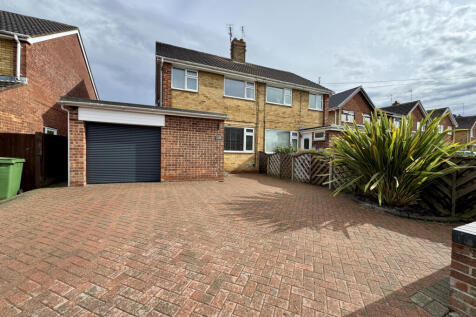 3 bedroom Semi Detached House