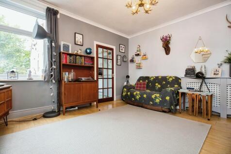 Rear sitting room...