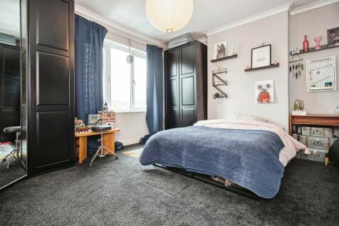 Bedroom 1 207 