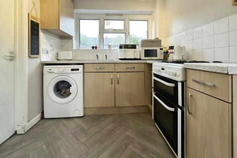 136e6bd8-Cropston...