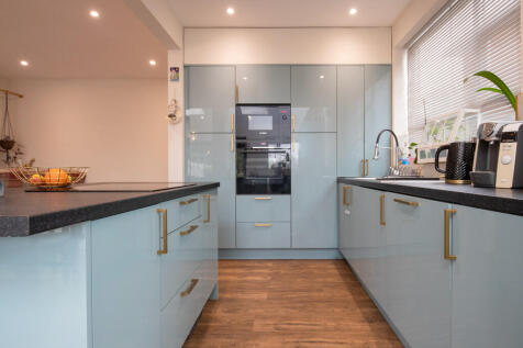 56 Bardon Rd - 04...