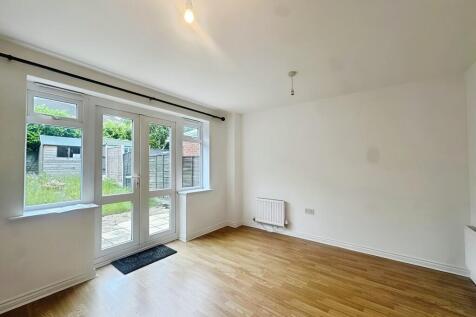 0ca29879-WhatsApp...