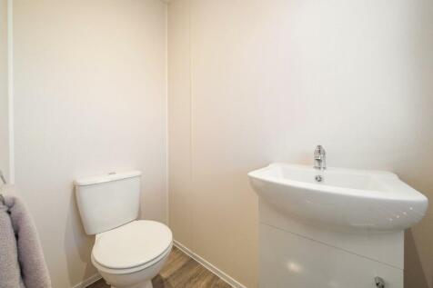EN-SUITE W.C..jpg
