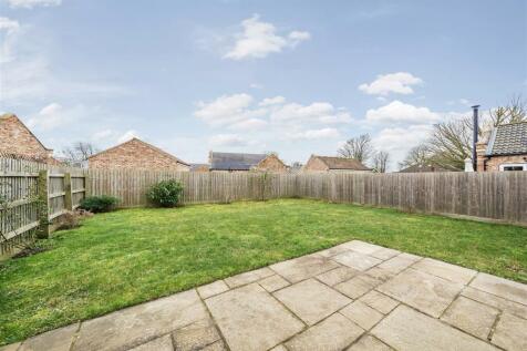 2nd view REAR GARDEN.jpg
