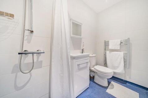 STUDIO SHOWER WET ROOM.jpg