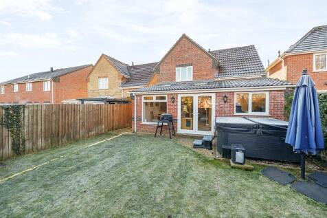 REAR OF THE PROPERTY.jpg