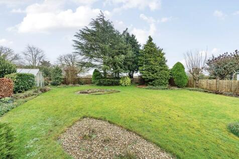 2nd view REAR GARDEN.jpg