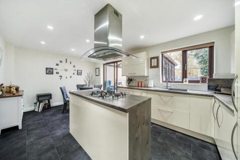 Kitchen Diner 2nd.jpg