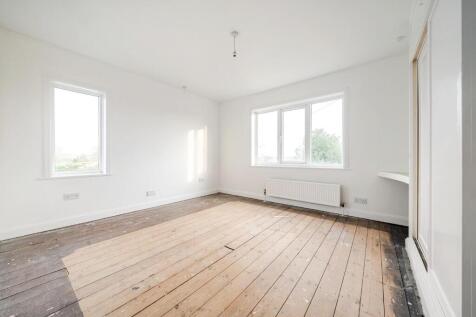 MASTER BEDROOM.jpg
