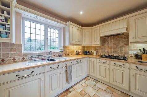 KITCHEN.jpg