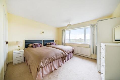 SECOND DOUBLE BEDROOM.jpg
