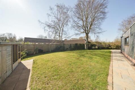 REAR GARDEN.jpg