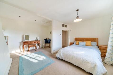 3rd DOUBLE BEDROOM.jpg