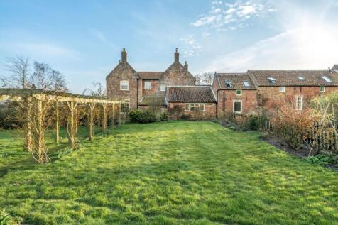 PART OF PROPERTY REAR.jpg