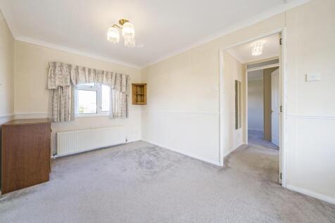 DINING ROOM.jpg