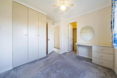 MASTER BEDROOM.jpg