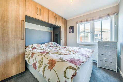 SECOND DOUBLE BEDROOM.jpg