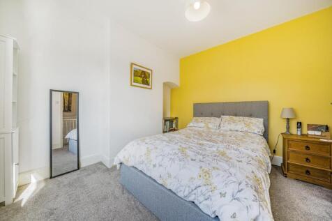 MASTER BEDROOM.jpg