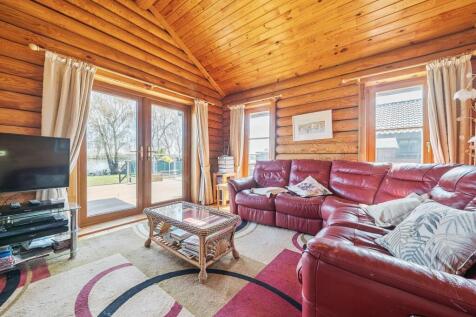 LOUNGE AREA.jpg