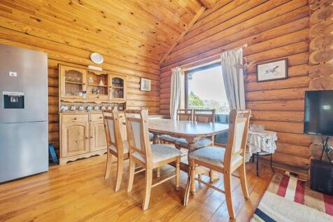 DINING AREA.jpg