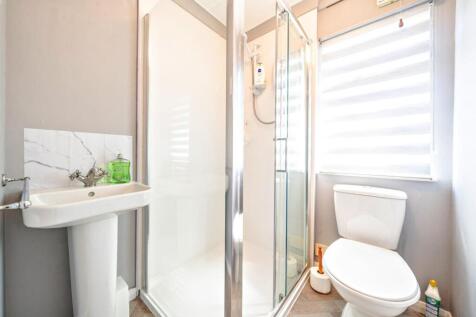 EN-SUITE SHOWER ROOM.JPG