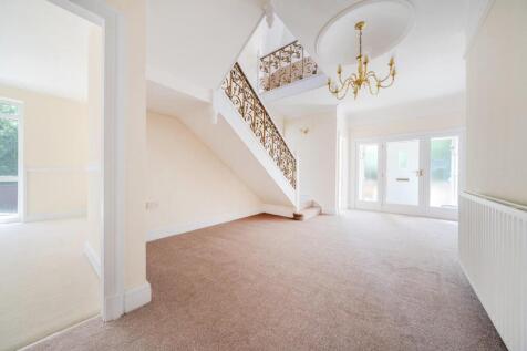 ENTRANCE HALL.jpg