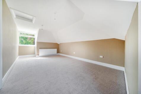 MASTER BEDROOM.jpg